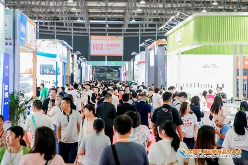 人流如潮星聚上海，家電銷售熱度攀升——第116屆中國日用百貨商品交易會盛大開幕